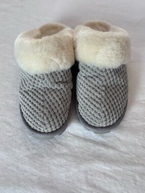 Women’s Wanderlust Grey Glide Slippers Memory Foam Size 7